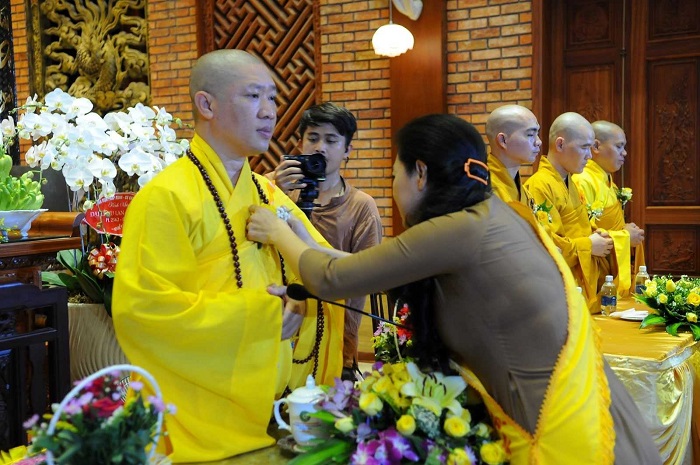  Hoa hồng vàng dành cho những người đã quy y nơi cửa Phật 