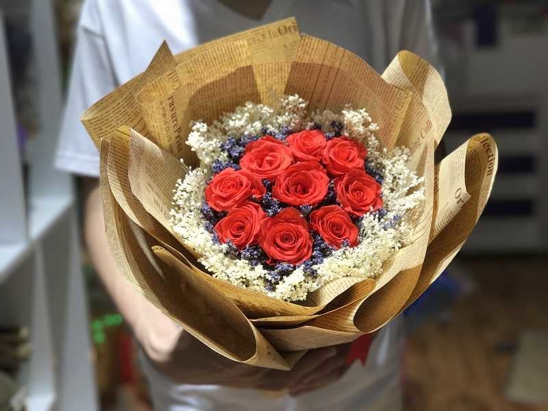  Những bó hoa hồng tươi thắm dành tặng mẹ vào dịp lễ Vu Lan.  