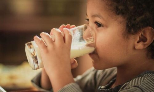 Tổng hợp những loại sữa tốt cho bé 1-3 tuổi giàu Canxi, DHA phát triển toàn diện