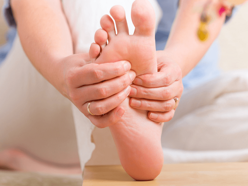 Tổn thương dây thần kinh dẫn đến hiện tượng tê bì chân tay