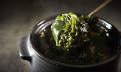Cách nấu canh rong biển thịt bò chuẩn vị Hàn không phải ai cũng biết