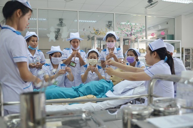 Review ngành điều dưỡng của Đại Học Đông Á