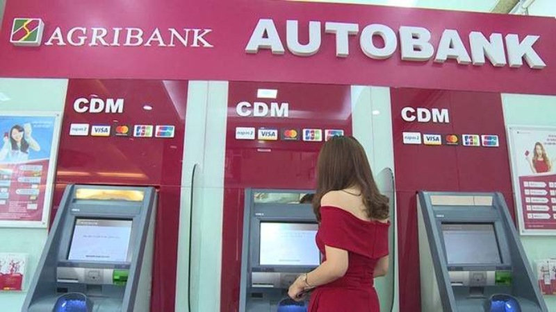 Hạn mức cũng như phí rút tiền của thẻ ATM Agribank sẽ khác nhau